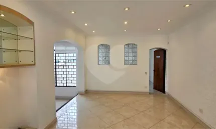 Casa com 2 quartos para locação em Vila Ipojuca - SP