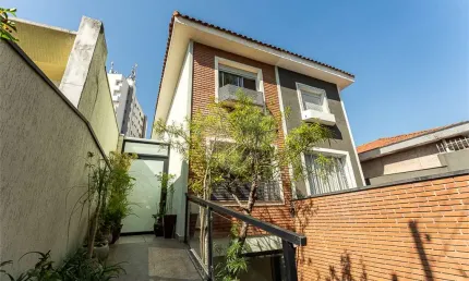 Casa com 3 quartos à venda na Rua Jesuíno Bandeira, Vila Romana, São Paulo