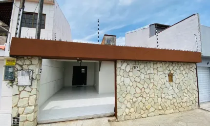 Casa com 4 quartos à venda na Rua Bacharel Jacinto Buarque, 271, Poço, Maceió