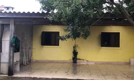 Oportunidade Única - Casa de Esquina Escriturada em Cidreira!