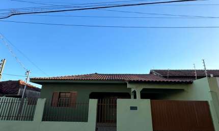 Casa com 2 quartos - 1 suíte no bairro São Francisco