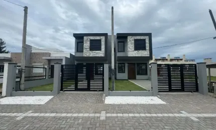 Sobrado nunca habitado em Capão Novo proximo ao mar