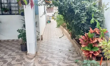 CASA À VENDA COM EDÍCULA NOS FUNDOS NO JARDIM CAIERA EM LIMEIRA