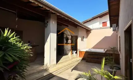 Casa à venda no bairro Jardim Itália - Pirassununga/SP