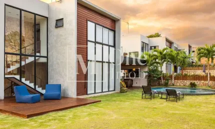 Casa à venda no bairro Praia do Forte - Mata de São João/BA