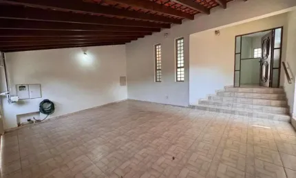 Casa com 3 quartos à venda no Jardim Europa, Bragança Paulista  por R$ 850.000