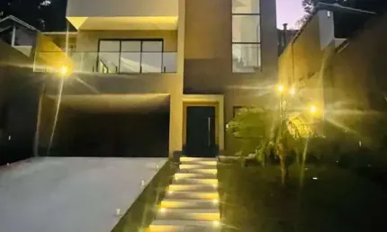Casa em condomínio fechado com 3 quartos à venda na Alameda Imbaúba, Transurb, Itapevi, 220 m2 por R$ 1.290.000