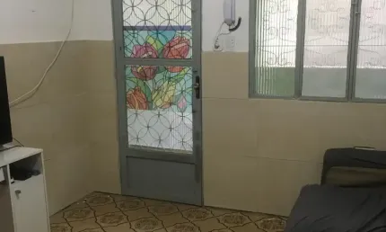 Casa em vila no centro próximo ao metrô e rodoviária com comércio.