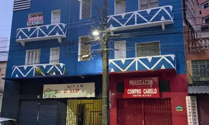 Prédio comercial e residencial à venda no centro de curitiba.
