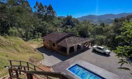 *Porteira fechada* sítio bem localizado no São Sebastião, Palhoça SC - 20.000m², casa, piscina
