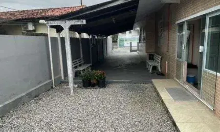 Casa a venda em Forquilhinhas, São José SC - ótimo terreno e financiável!
