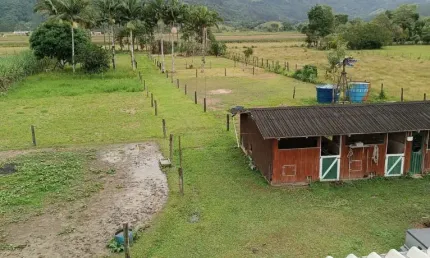 Excelente oportunidade para quem quer investir em uma propriedade rural na região da Grande Floripa.
