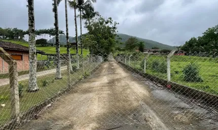 Lindo sítio em Santo Amaro da Imperatriz SC - Braço São João. Área com 9 hectares.