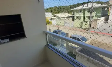 Melhor valor da região!apto bem localizado prox. pagani e br 101, sacada c. churrasqueira e muito mais!