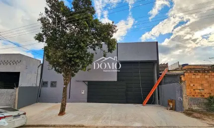 Galpão de 360 metros quadrados no bairro campina verde