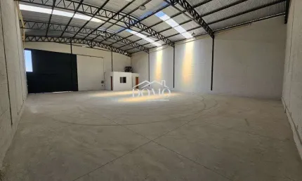 Galpão de 360 metros quadrados no bairro campina verde