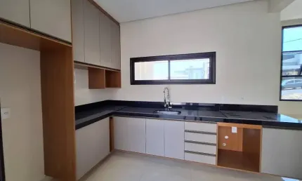Lindo sobrado em Jardim São Marcos Poá com 3 dormitórios