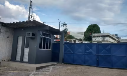 Barracão / Galpão / Depósito com 2 salas para alugar na Avenida Max Teixeira, 162, Colônia Santo Antônio, Manaus
