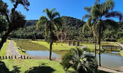 Terreno no Clube de Campo Flor da Serra, na serra Dona Francisca.