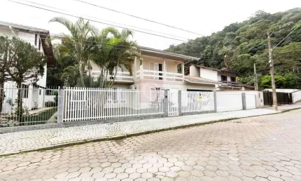 Casa com 4 quartos à venda no América, Joinville 
