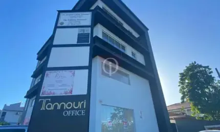 Sala Comercial para locação com 33m², localizada em frente ao Hospital Regional.