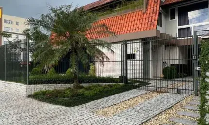 Casa Comercial/Residencial | com 4 Quartos sendo 1 Suíte à Venda | 340m² | 6 Banheiros| 4 Vagas | Averbada | R$ 2.950.000,00 | América | Joinville