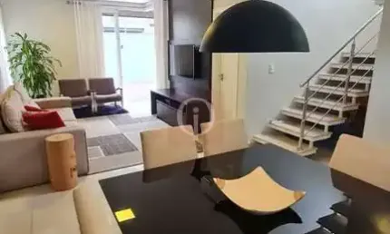 Residência no Cond. Drei Haus no bairro Bom Retiro em Joinville/SC