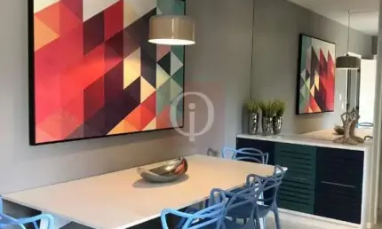 Apartamento decorado na Praia de Itaguaçu em São Francisco do Sul, com vista para o mar.