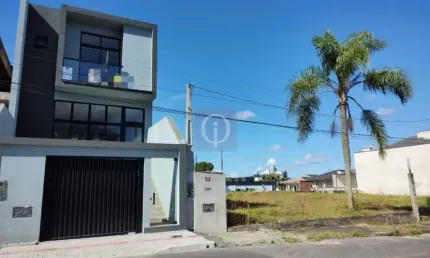 Ótimo Geminado novo no Saguaçú em localização privilegiada, rua sem saída.