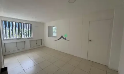 Sala comercial para alugar na Avenida Juracy Magalhães Júnior, 920, Rio Vermelho, Salvador, 52 m2 por R$ 1.800