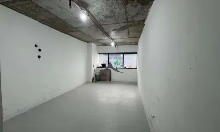 Sala comercial para alugar na Avenida Luís Viana Filho, 6468, Paralela, Salvador, 33 m2 por R$ 2.400