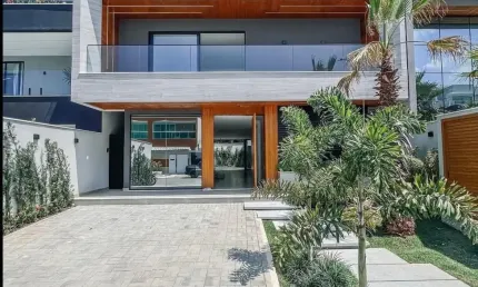 Casa em Condomínio com 3 Dormitórios (2 Suítes) à Venda no Engordadouro – Jundiaí/SP