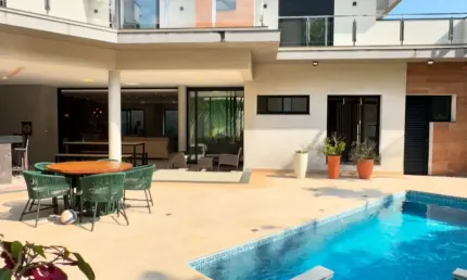 Sobrado para venda possui 210 metros quadrados com 3 quartos em Esperança - Londrina - PR