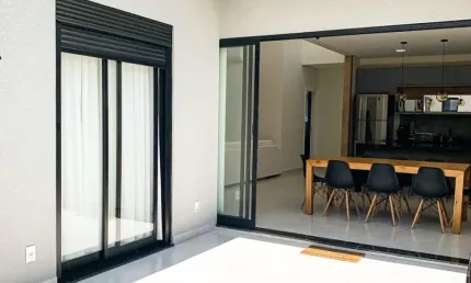 Imóvel para venda possui 215 metros quadrados com 3 quartos em Mossunguê - Curitiba - PR