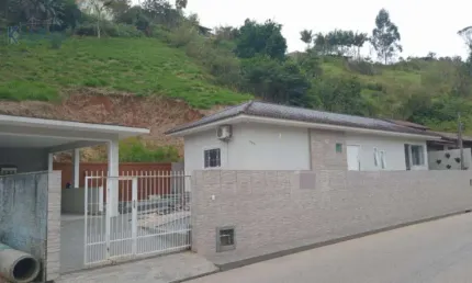 Casa com 2 quartos para alugar na Geral Santa Teresa, Santa Teresa, São Pedro de Alcântara, 120 m2 por R$ 3.300