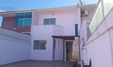 Casa com 3 quartos para alugar na Rua Valmira da Silva, 169, Forquilhas, São José, 120 m2 por R$ 3.100