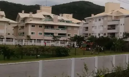 Apartamento com 3 Dormitórios - Ingleses do Rio Vermelho