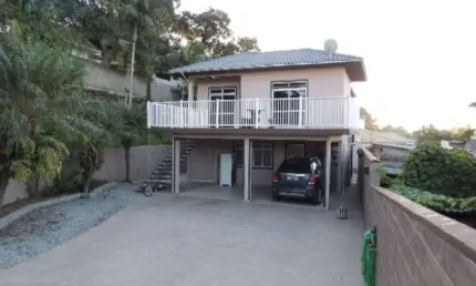 Casa com 4 quartos à venda na Servidão Álvaro Soares, s/n, Praia de Fora, Palhoça, 200 m2 por R$ 827.000