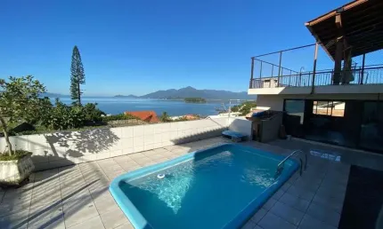 Casa com 3 quartos à venda na Rua Oscar Francisco Schmidt, 115, Ponta de Baixo, São José, 240 m2 por R$ 1.600.000