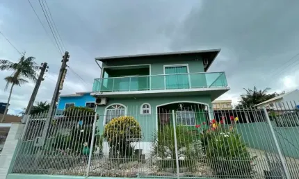 Casa com 2 quartos à venda na Rua Portugal, 78, Jardim Janaina, Biguaçu, 275 m2 por R$ 650.000