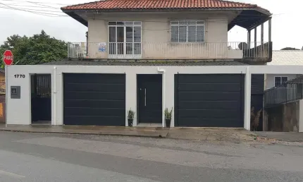 Casa com 8 quartos à venda na Rua Felisbino Camilo da Silva, 1770, Areias, São José, 260 m2 por R$ 780.000