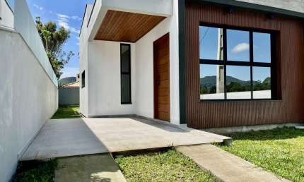 Casa com 3 quartos à venda na Rua Centauro (Prq Res R Vermelho), 51, São João do Rio Vermelho, Florianópolis, 125 m2 por R$ 795.000