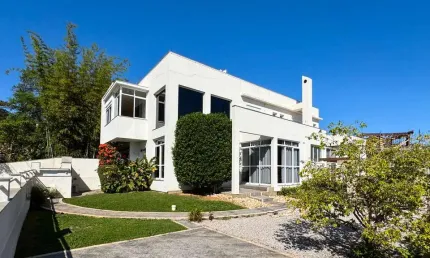Casa à venda em Cacupé, área privativa de 444,25m², 6 dormitórios e 8 vagas, R$ 3.890.000,00