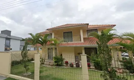 Casa com  4 dormitórios, sendo 3 suítes, 2 pavimentos - Santo Amaro da Imperatriz