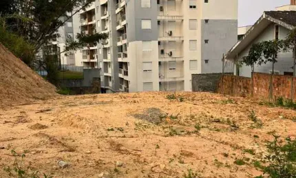 Terreno à venda na Rua Vitorino José Luiz, s/n, Forquilhinhas, São José
