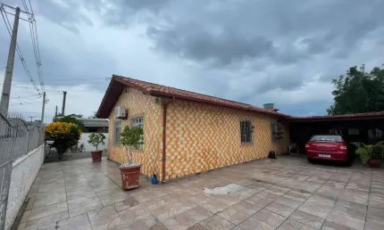 Casa com 3 quartos à venda na Rua Osvaldo Souza, 45, Aririu, Palhoça