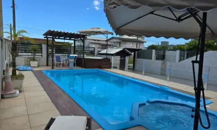 Casa à Venda na Enseada da Pinheira ? 400m² | 6 Dormitórios | 50m da Praia