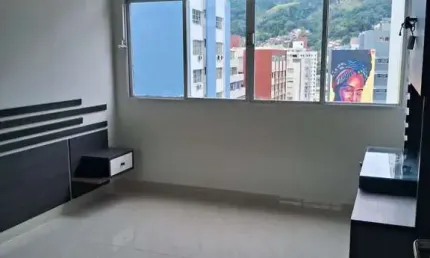 Apartamento 2 dormitórios no Centro em Florianópolis