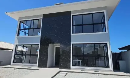Apartamento térreo 3 dormitórios sendo 1 suíte na Pinheira