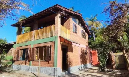 Casa com 2 quartos para alugar na Rua Vereador Osni Ortiga, 2871, Lagoa da Conceição, Florianópolis